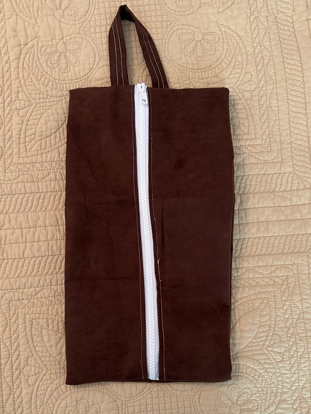 Suede feel shoe bag • Brand New